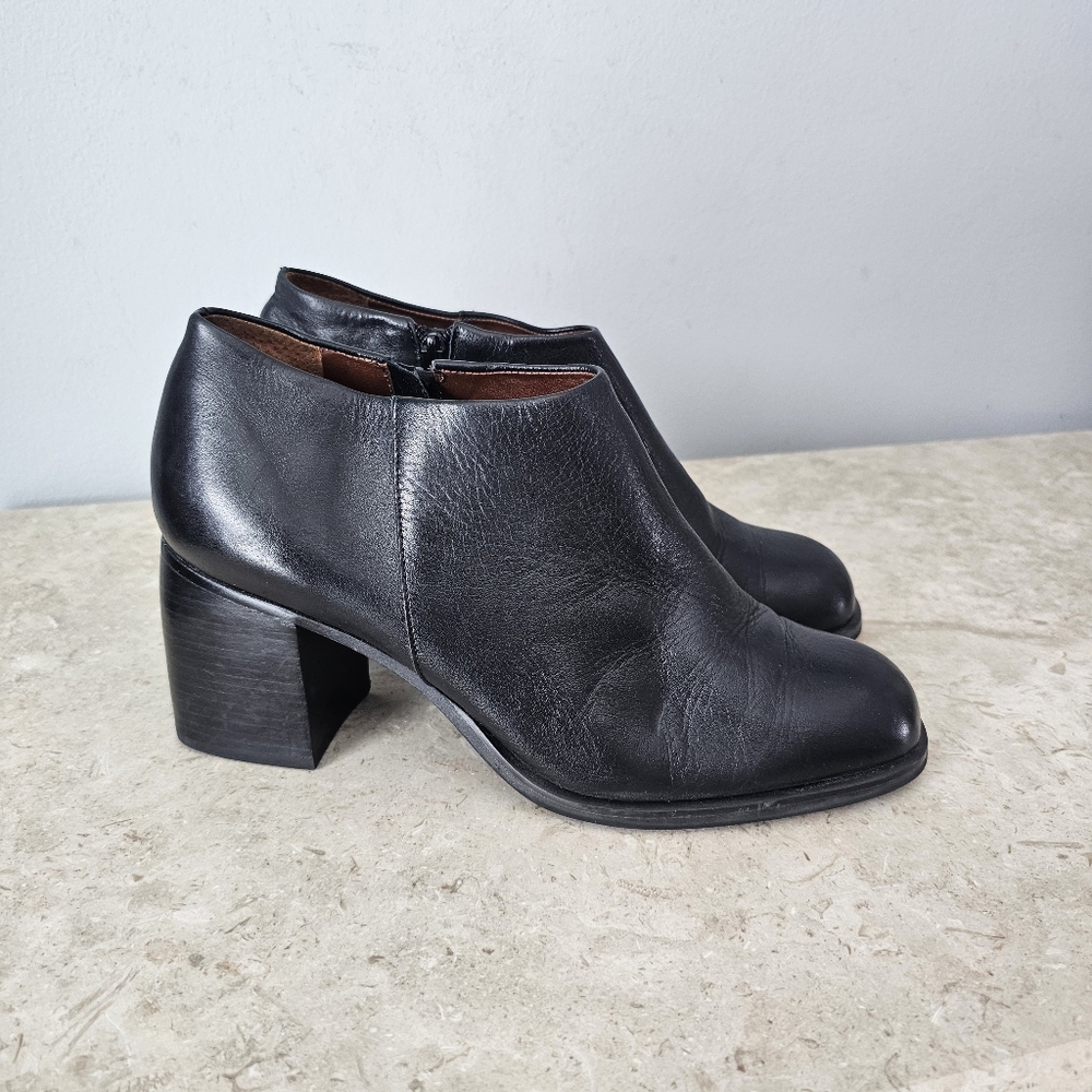 Etienne Aigner Low Ankle Boots Womens 8.5W Black Leather Square Toe Block Heel